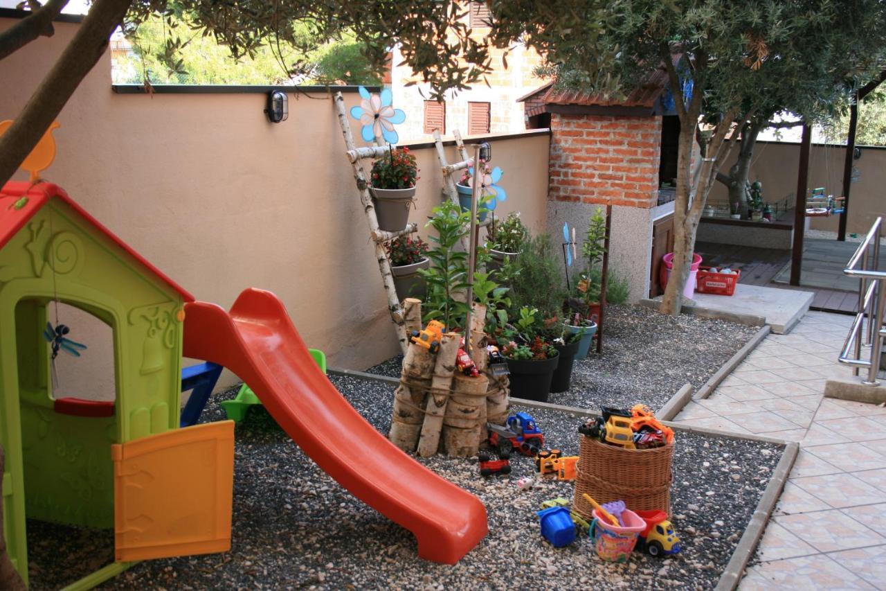 Apartmani Mia Trogir Exterior photo